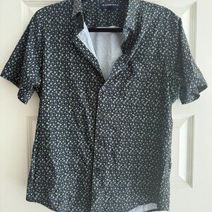 Mizzen+Main Leeward Short Sleeve, Size Medium Trim Regular - Navy Green Leaf